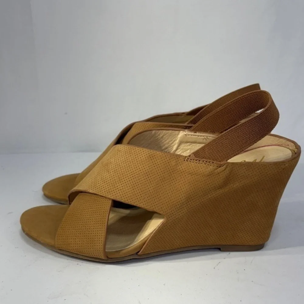 🥿 nwob Matisse Harlow Tan Perforated Wedge Sandals